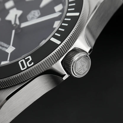 San Martin SN0121T Titanium Diving Watch – NH35 Automatic, Grade 2 Titanium, 120-Click Bezel, 300M Waterproof Wristwatch