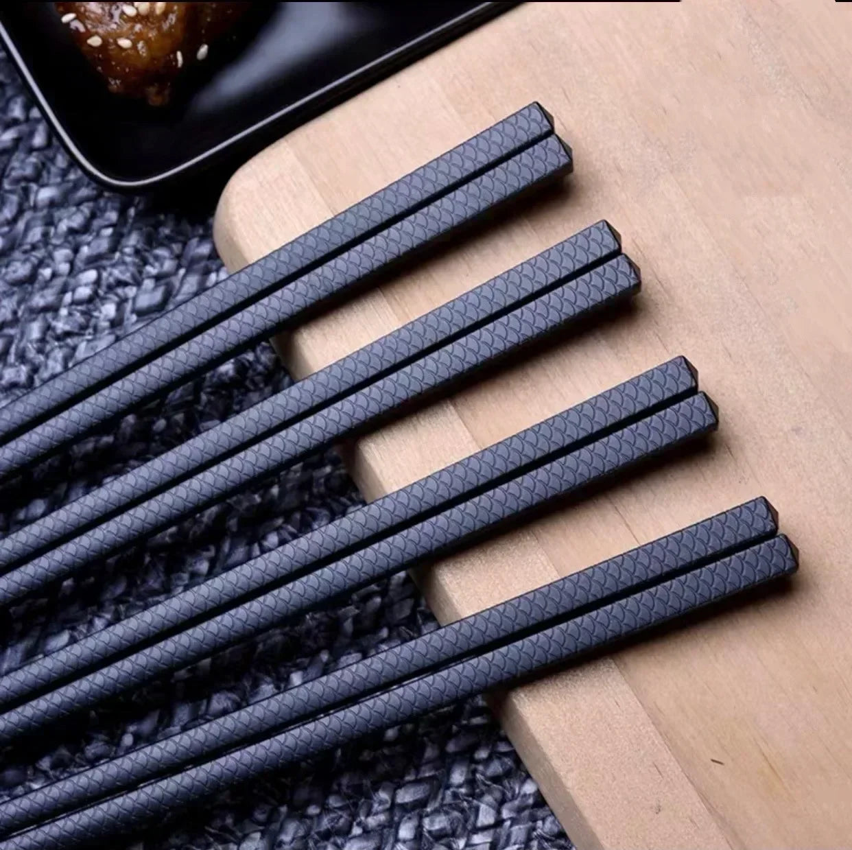 Reusable Black Alloy Chinese Chopsticks – Food Grade, Safe Bamboo, High-Temperature Sterilizable Sushi Sticks