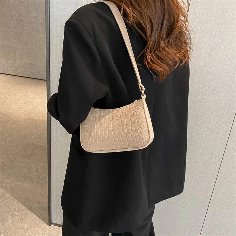 Luxury Lady Felt Armpit Design Tote – Fashionable Small Square Handbag for Women – Chic Crescent Style