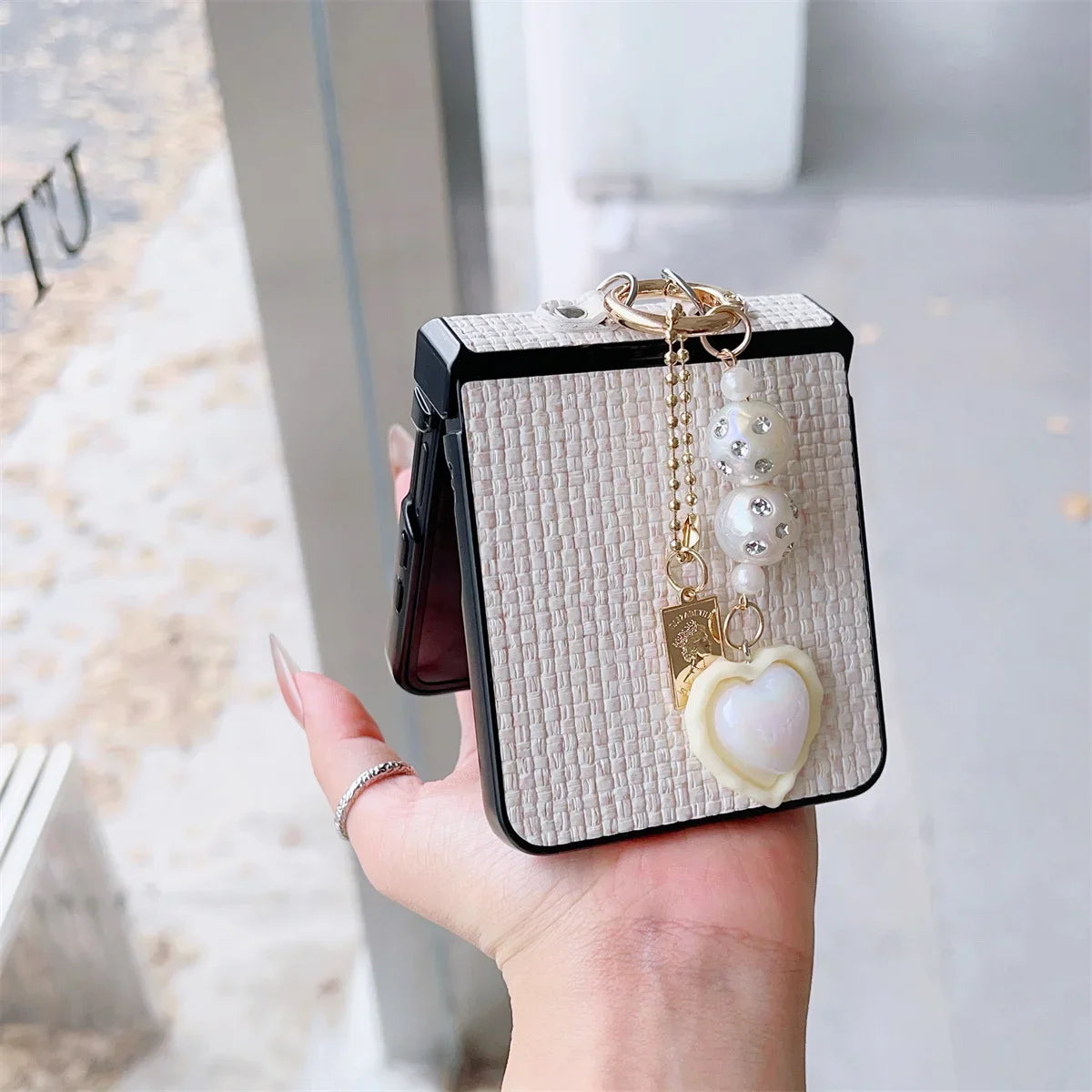 Weaving Leather Heart Pendant Phone Case for Samsung Galaxy Z Flip 7 / 6 / 5 / 4 – Hinge Protection Cover for Z Flip FE Flip6 Flip5 Fashion Protective Case