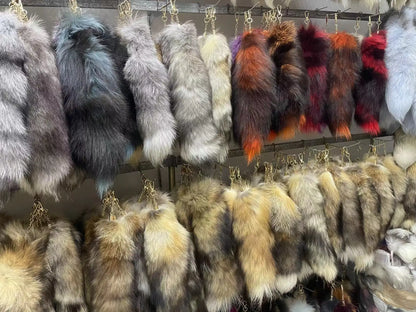 Real Fox Fur Tail Keychain – Large Natural Fur Pendant for Cosplay, Bags, Cars, and Women