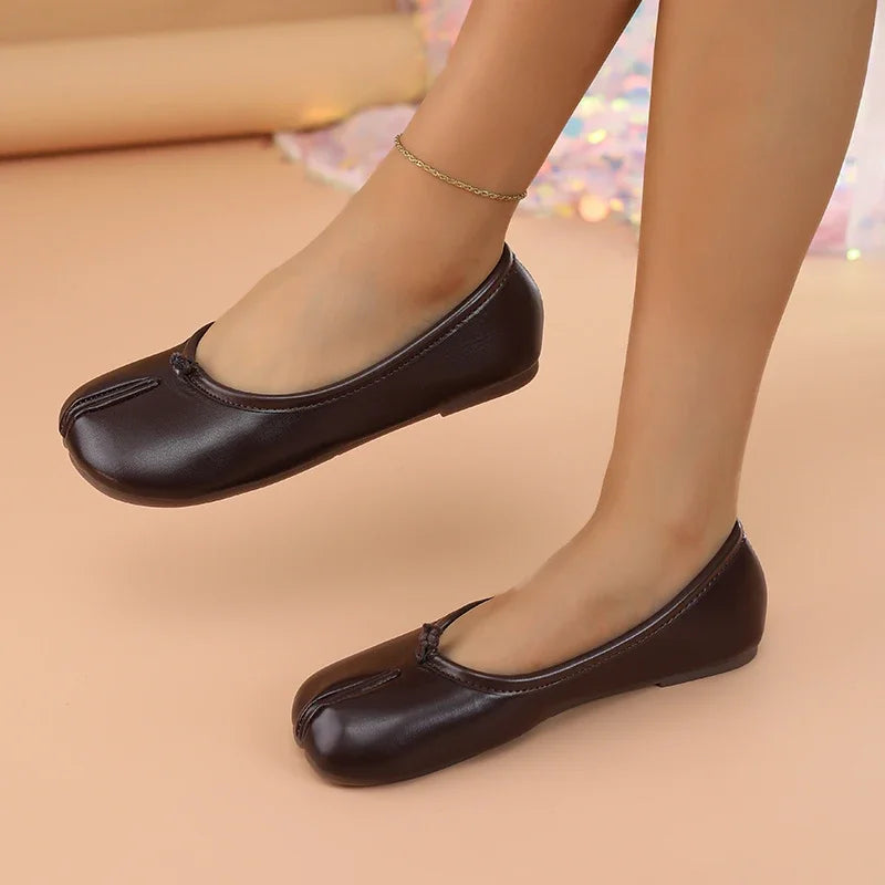 2026 Women’s Split-Toe Tabi Flats – Soft Leather Slip-On Ballet Shoes, Comfortable Casual Everyday Flat Shoes for Ladies