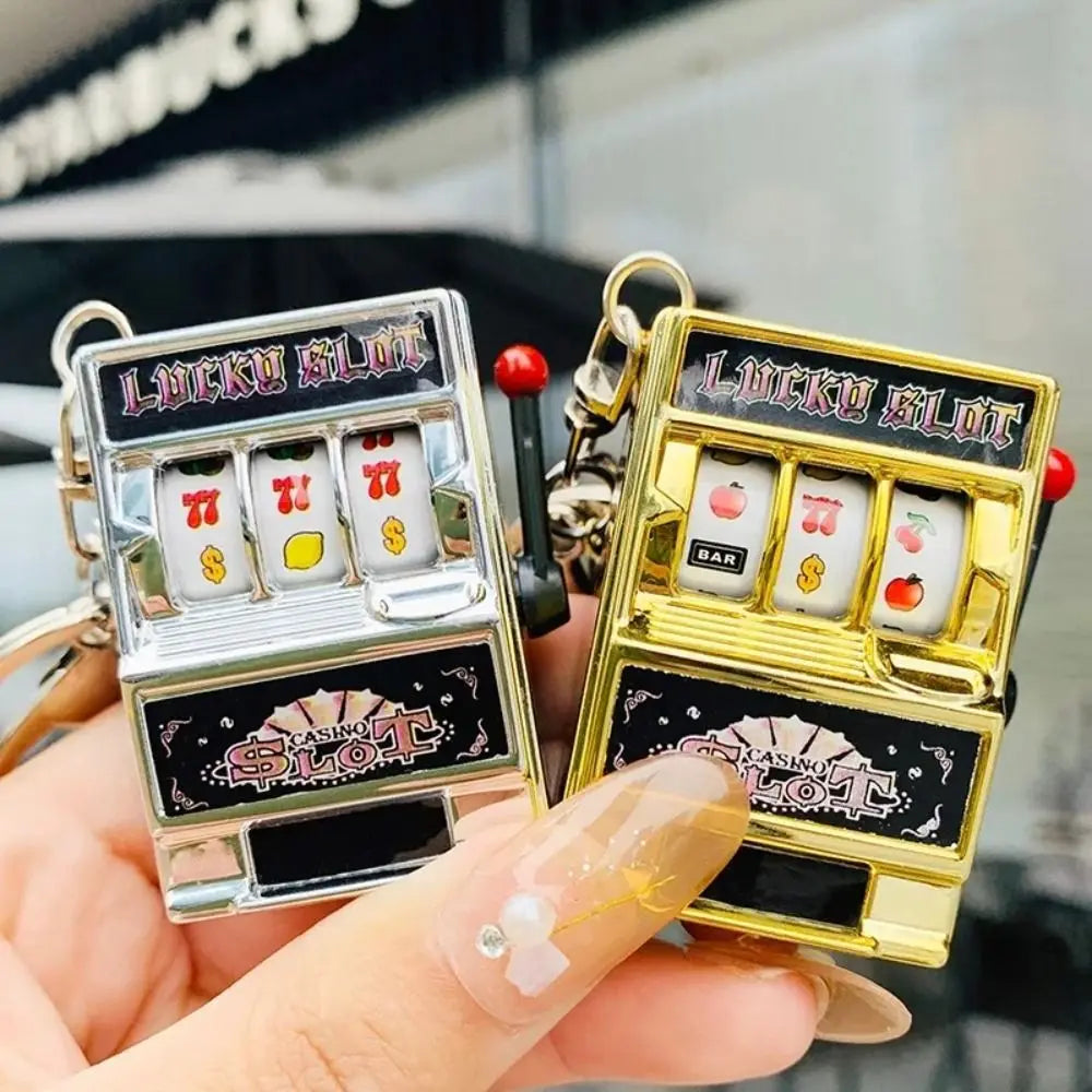 Mini Slot Machine Keychain – Creative Arcade Lucky Jackpot Toy for Fun & Stress Relief