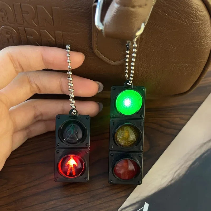1/4Pcs Mini Simulation Electronic Traffic Light Keychain – LED Pedestrian Light Toy for Kids’ Learning & Gifts