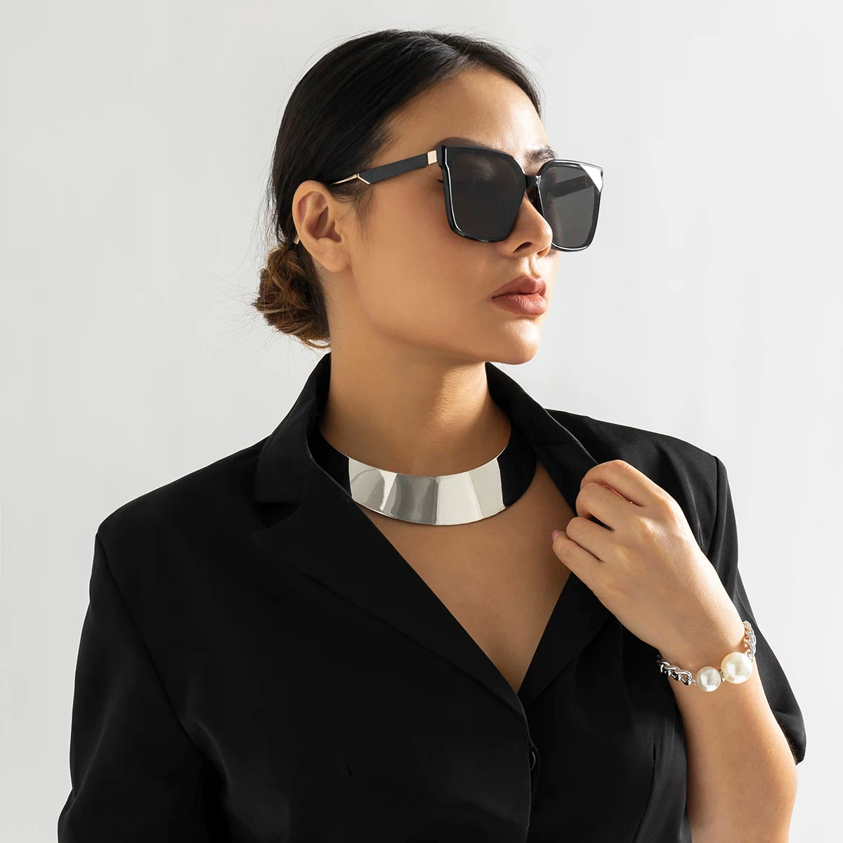 Exaggerated Chunky Metal Wire Choker Necklace – Gold Punk Collar, Wide Smooth Chain, Steampunk Jewelry for Women