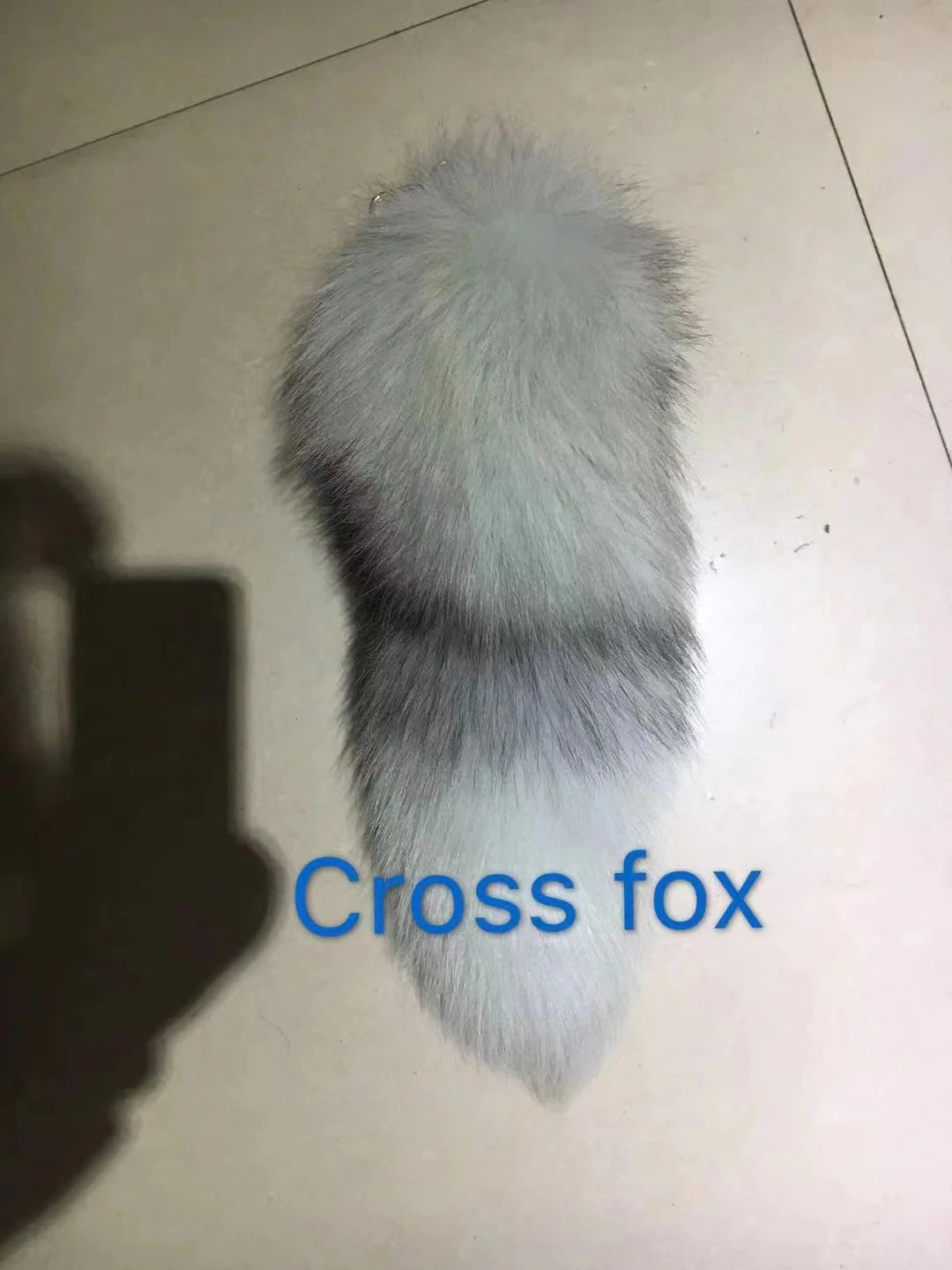 Real Fox Fur Tail Keychain – Large Natural Fur Pendant for Cosplay, Bags, Cars, and Women