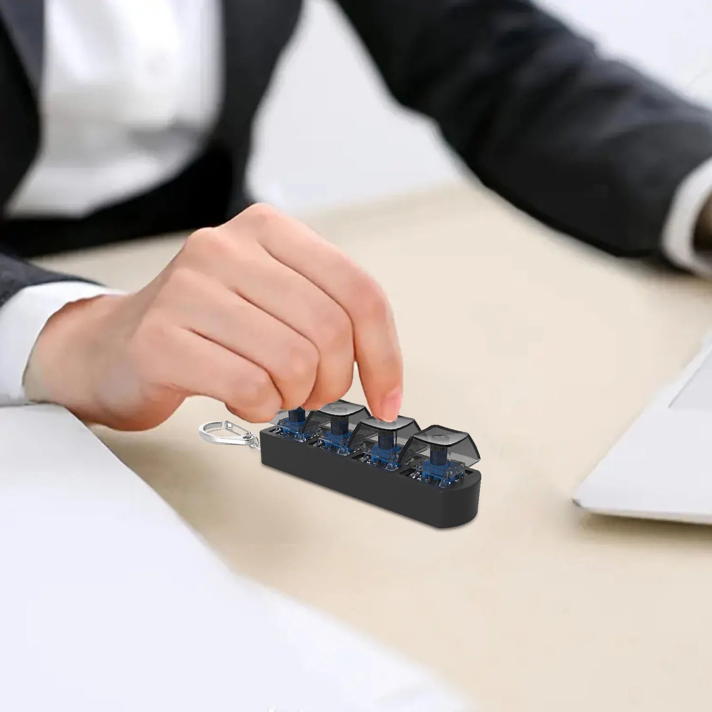 4-Keys Mechanical Keyboard Keycap Toy – Anti-Stress Finger Button Decompression Keychain for Children and Adults