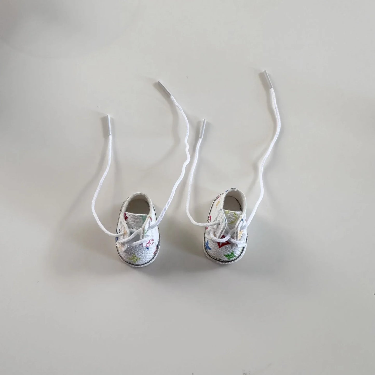 17CM LABUBU Doll Shoes – Lace-Up Printed Sneakers Pendant Accessory for Labubu Dolls