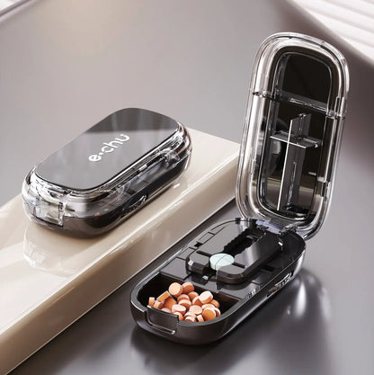 Quartering Pill Cutter & Storage Box – Portable Dustproof Medicine Tablet Crusher with Divider Organizer