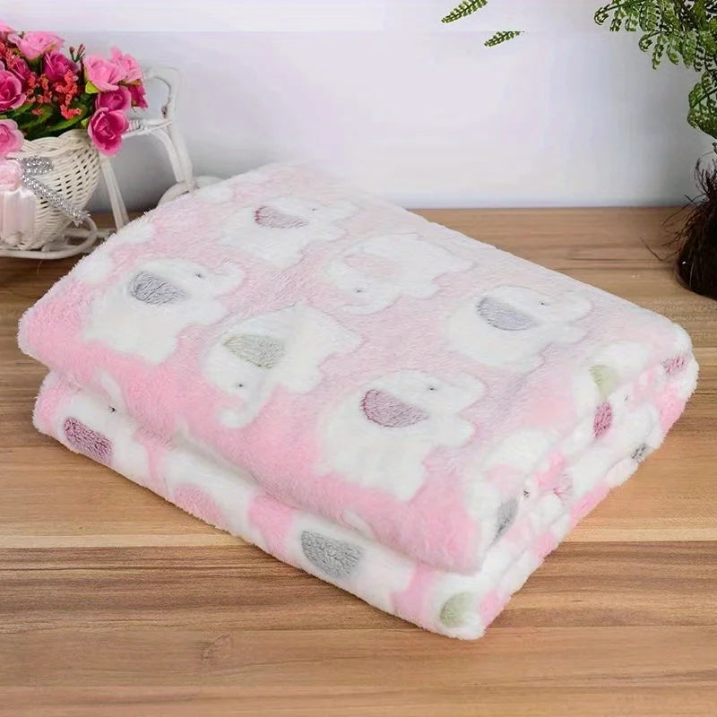 Cartoon Elephant Pet Blanket - Soft Cozy Flannel Throw for Dogs & Cats Puppy Kitten Christmas Gift
