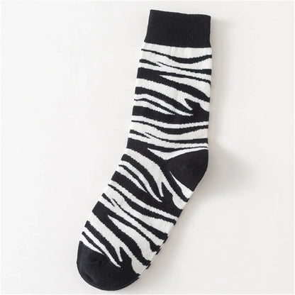 Colorful Striped Art Socks for Men – Rainbow Zebra Pattern Winter Fashion Crew Socks, Unisex Business Casual Combed Cotton Dropshipping Socks