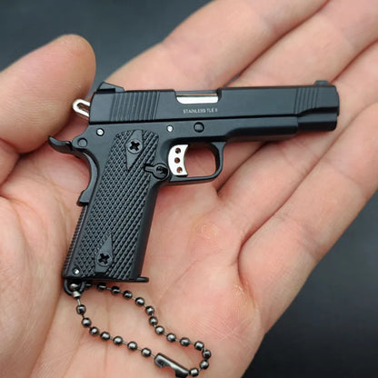 Mini 1:3 Metal Gun Model Keychain – 1911 Toy Pistol, Simulation Game Model for Children, Collectible Gift