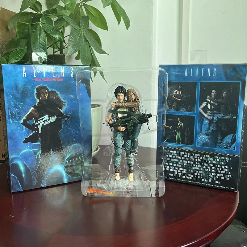 NECA Alien 2 LT Ellen Ripley & Newt Figure – Giger Xenomorph Facehugger Collectible Action Model Toy, Perfect Gift