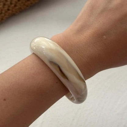 Vintage Punk Beige Thick Resin Acrylic Geometric Wide Cuff Bangle – Irregular Smudging Bracelet for Women
