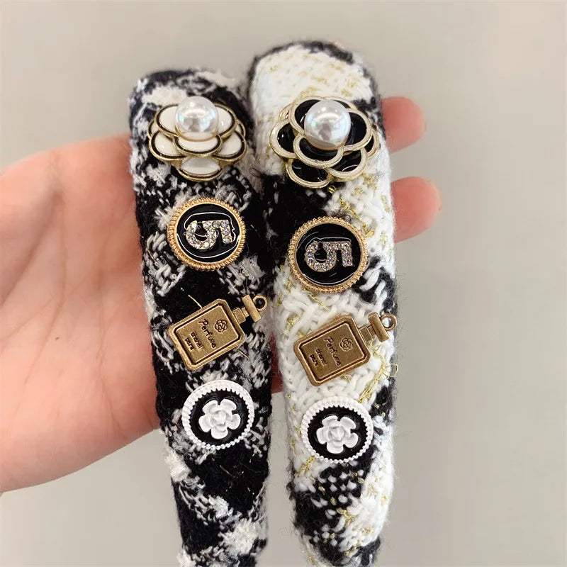 Black & White Camellia Embroidery Hairband – Woolen Weave Padded Headband for Women, French Fashion, Autumn/Winter 2023