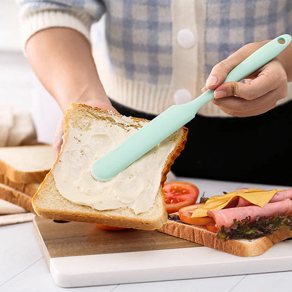 Small All-in-One Silicone Macarone Spatula - Food Grade, Easy-to-Clean, Long-Handled Baking Tool for Household Use