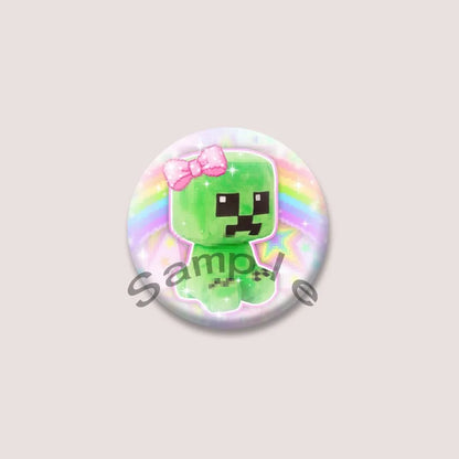 Cute Green Alien Cat Round Badge – Funny Cartoon Animal Brooch Pin for Backpack, Lapel & Gifts