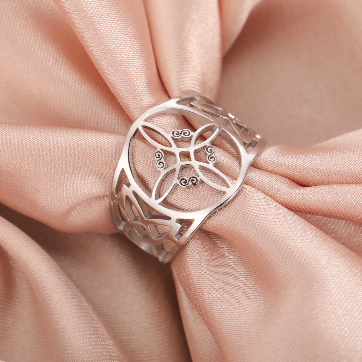 LIKGREAT Witch Knot Ring – Hollow Stainless Steel Celtic Amulet, Protection Jewelry for Men & Women, Couple Gifts