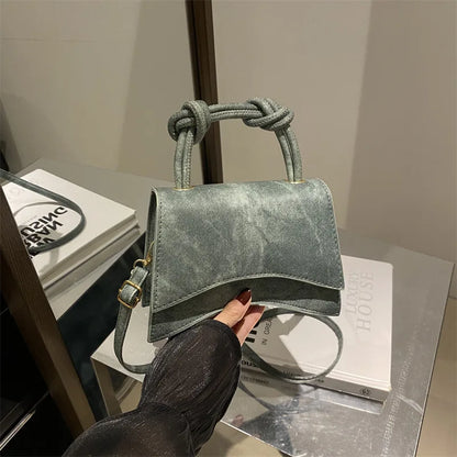 Women’s Solid Color Crossbody Shoulder Bag – Simple Casual Small Square Trendy Diagonal Handbag for Autumn Everyday Use