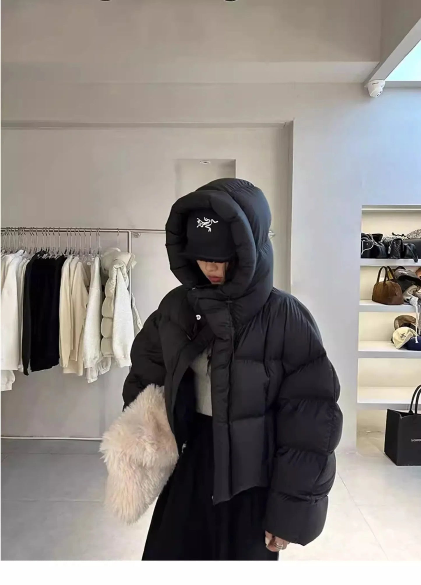Trendy Women’s Winter Cotton Jacket – Loose Fit Fashion with Design Sense & Stylish Hat