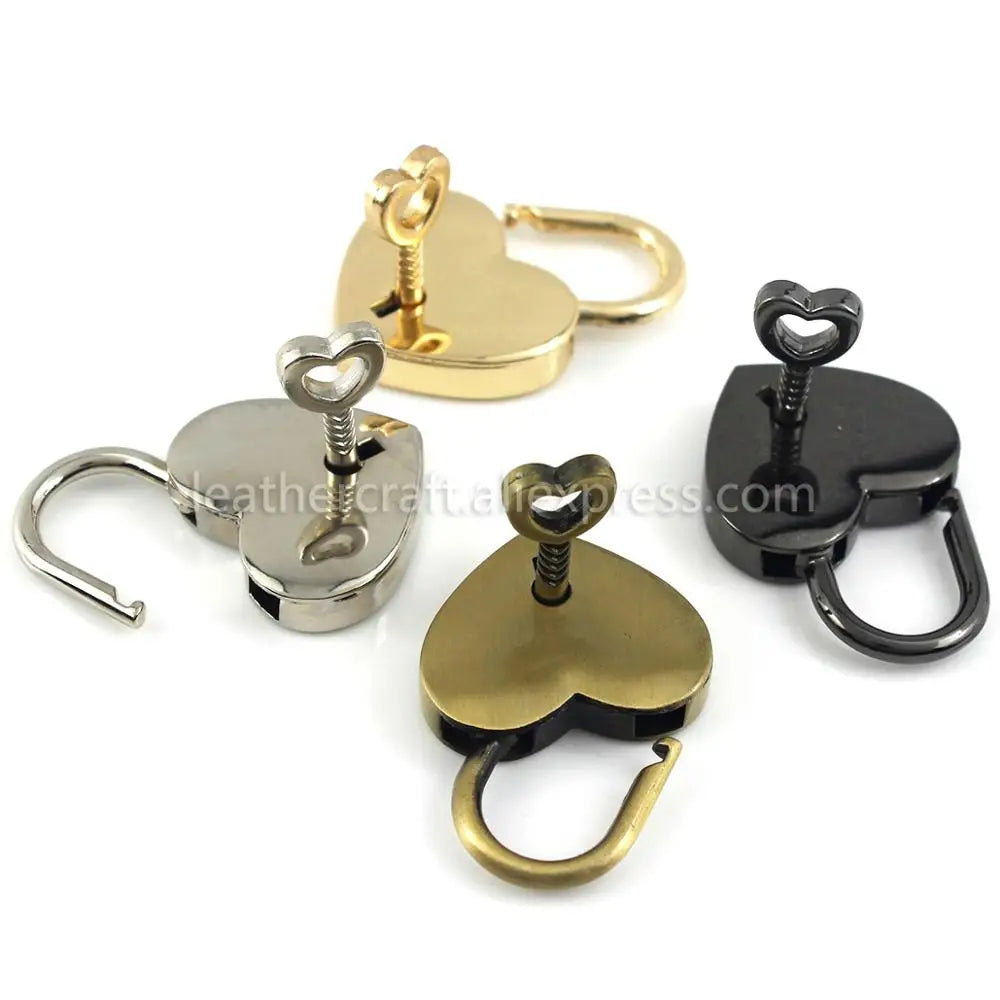 Heart-Shaped Vintage Metal Mini Padlock – Key Lock for Bags, Suitcases, and Luggage with Key