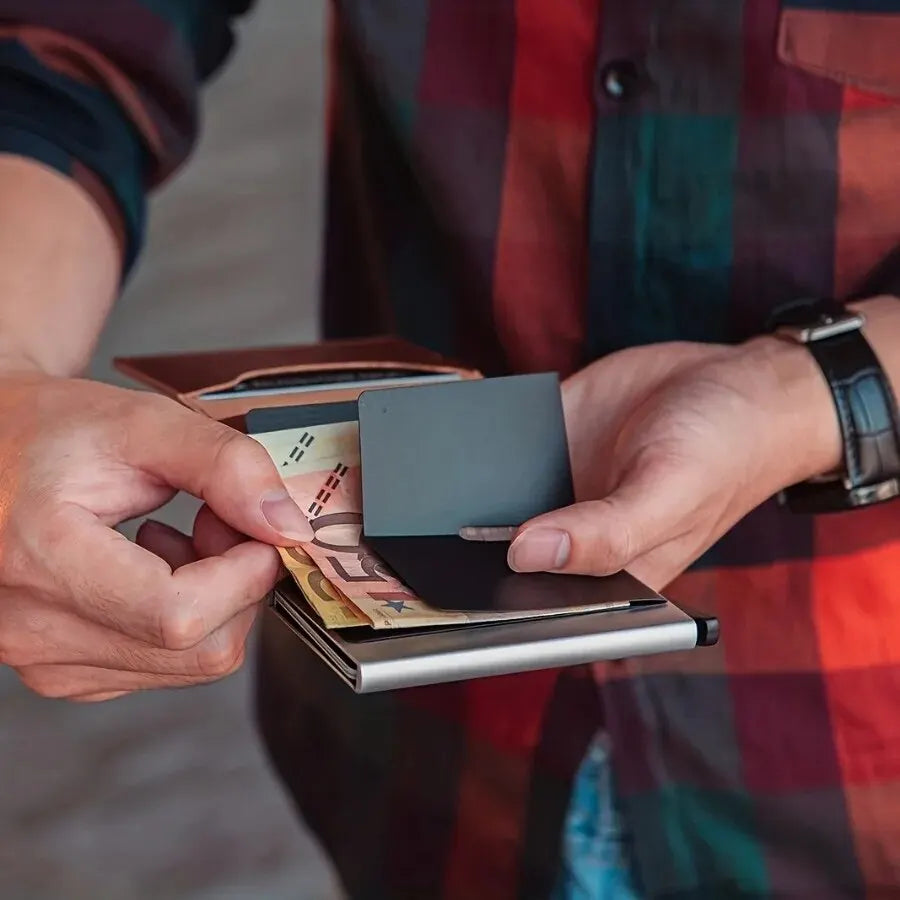 RFID Aluminium Credit Card Holder Wallet: Men's PU Leather Wallet with Money Clip - Anti-Theft Designer Wallet