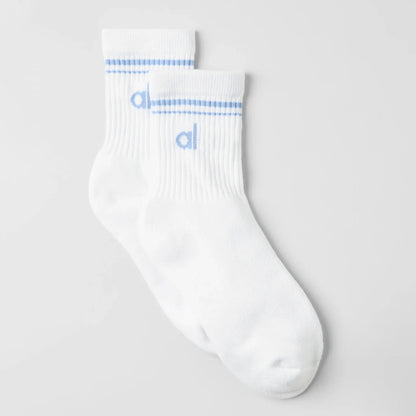 A Women's Soft Cotton Yoga Socks – Mid-Tube Solid Color Casual Socks for Men & Women*