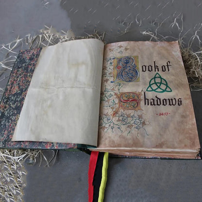 Book of Shadows Journal – Green Cover Bound Blank & Lined, 350 Pages for Spells & Records, Retro Gift Spellbook