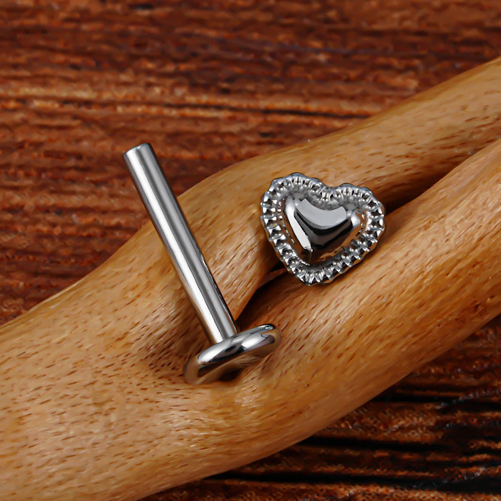 Right Grand ASTM F136 Titanium 16G Heart Labret Stud Earring – Lip, Monroe, Helix, Tragus & Conch Cartilage Piercing Body Jewelry