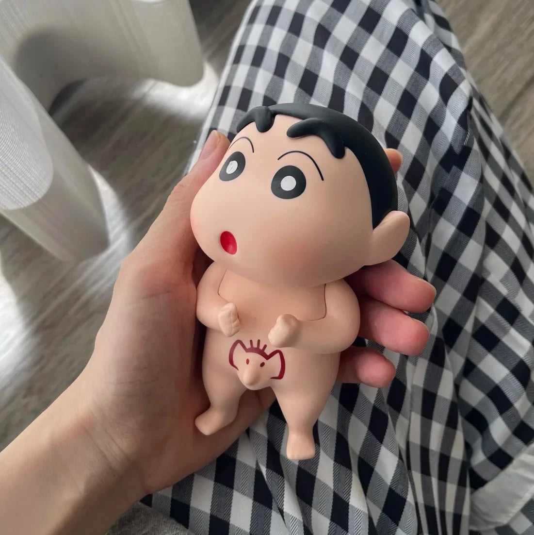 Take Bath Zaemon Crayon Shin-Chan Mobile Phone Stand – Desktop Figure Ornament & Car Decoration Gift Doll