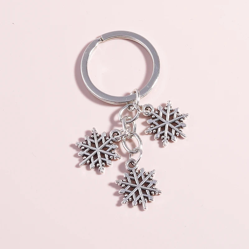 Retro Gothic Punk Heart Cross Keychain – Metal Flower Key Ring Pendant for Car Keys, Handbag Decor & Jewelry Gift