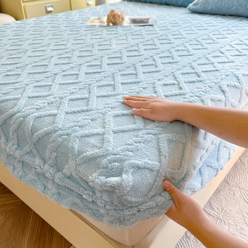 Winter Warm Coral Fleece Fitted Bed Sheet – Thick Fluffy Mattress Cover with Elastic Band for Single, Queen & King Beds