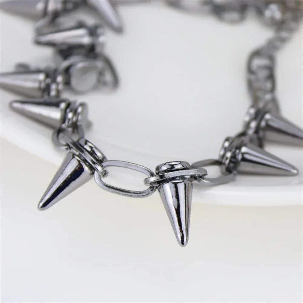 Fashion Punk Spike Choker Necklace – Goth Rivet Metal Chain Collar for Unisex Rock & Nightclub Jewelry