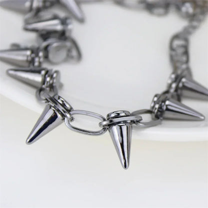 Fashion Punk Spike Choker Necklace – Goth Rivet Metal Chain Collar for Unisex Rock & Nightclub Jewelry