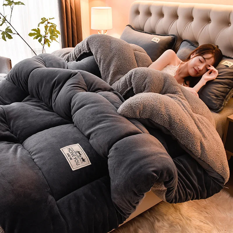 Plush Winter Lamb Velvet Quilt – Thickened Cotton, Double-Sided Warm Lamb Wool Blanket for Single & Double Beds