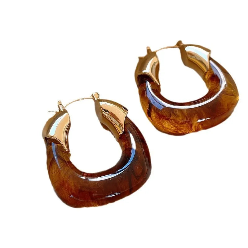 Retro Brown Resin U-Shaped Hoop Earrings — European & American Geometric Earrings for Women, Simple Fashion Jewelry Gift