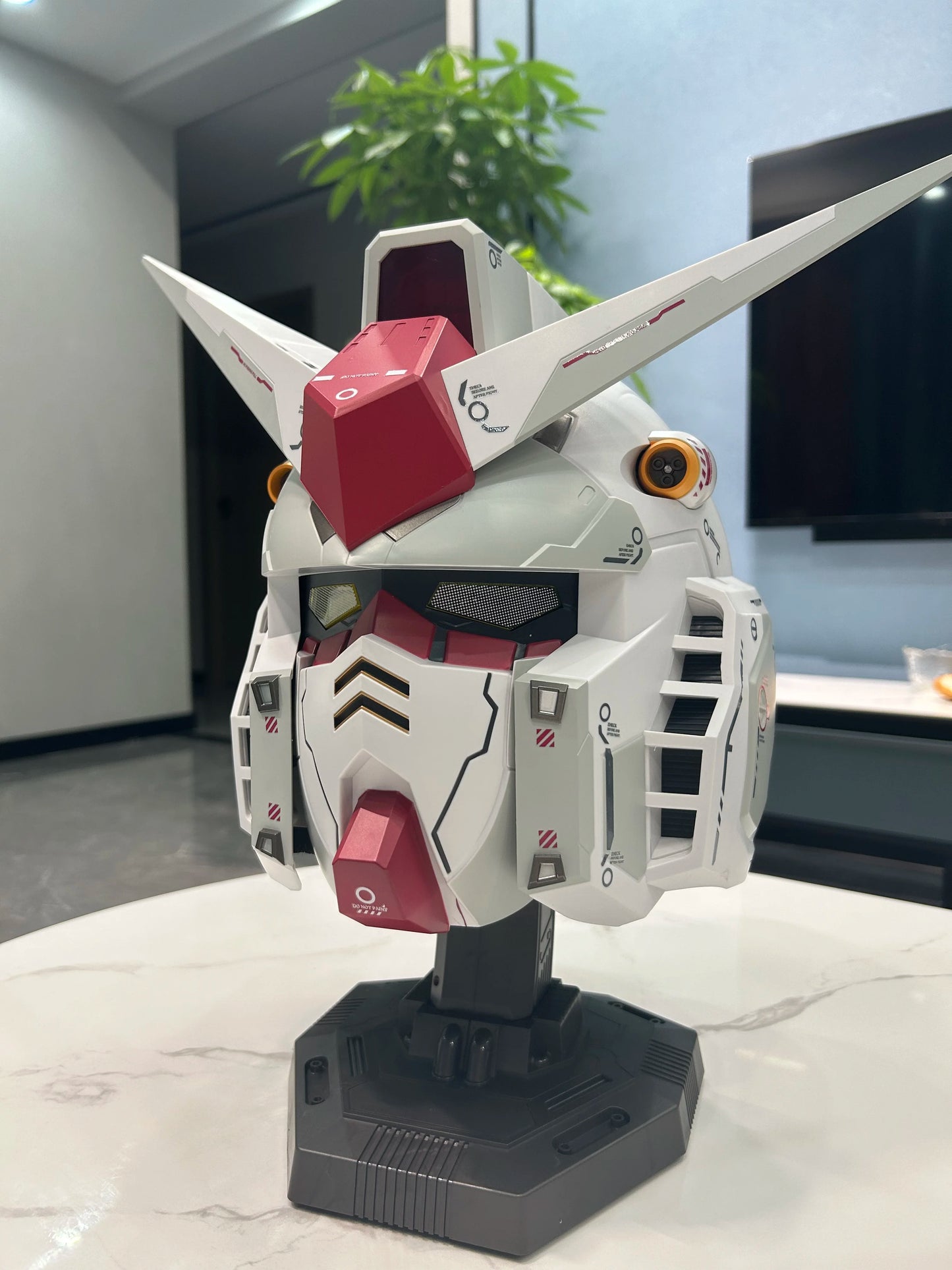 Bandai Gunpla RX-78 Gundam Head Collection – Wearable Robot Kit Action Figure, Cosplay Model for Kids, Halloween & Christmas Gift