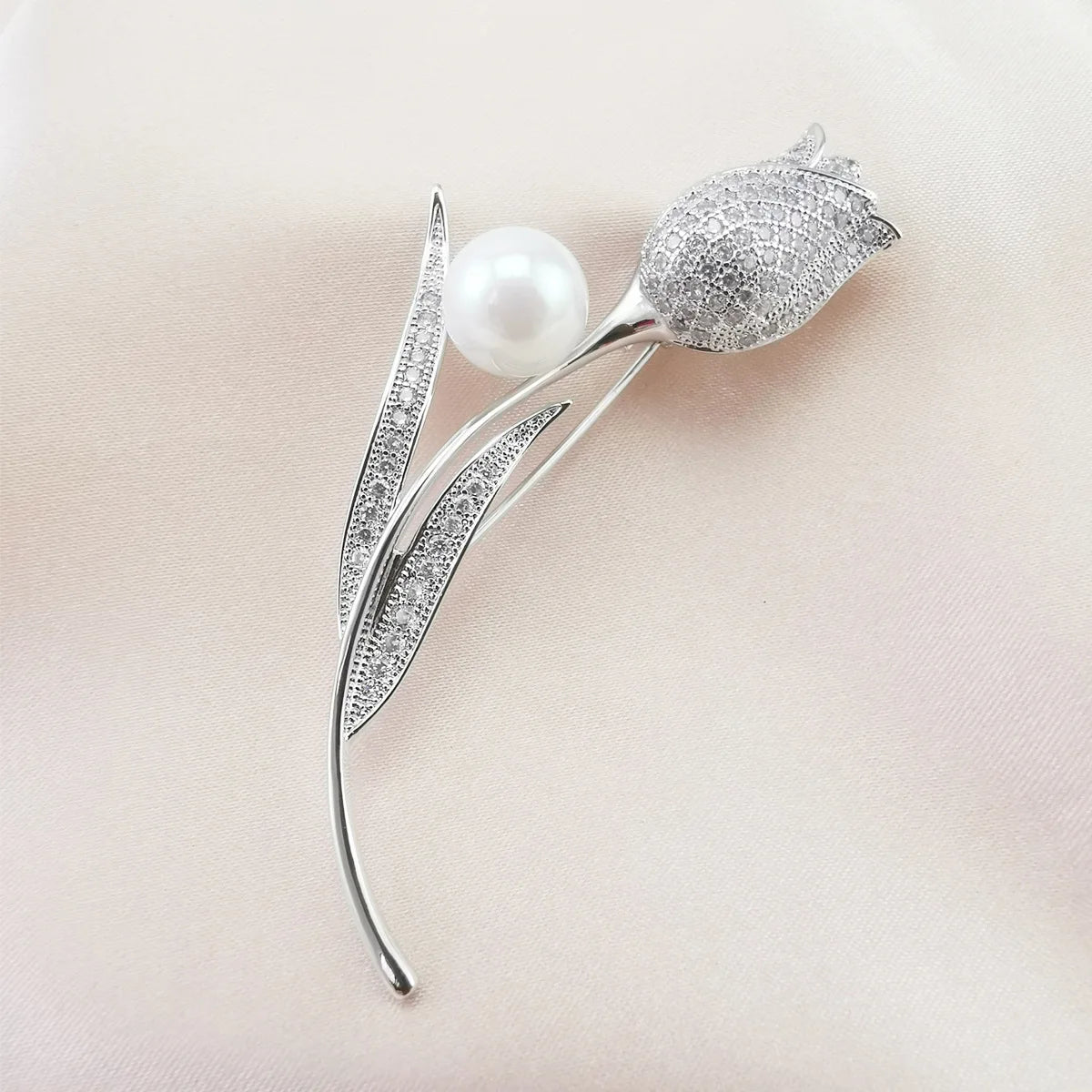 Luxury Tulip Flower Brooch Pin with White Stone – Elegant Rose Floral Jewelry for Women (2023 Design)