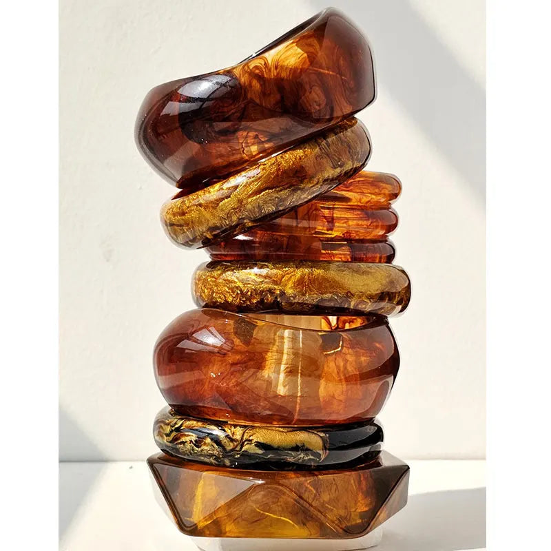 Creative Retro Geometric Chunky Brown Resin Bracelet – Autumn Winter Sweater Bangle for Women 2025