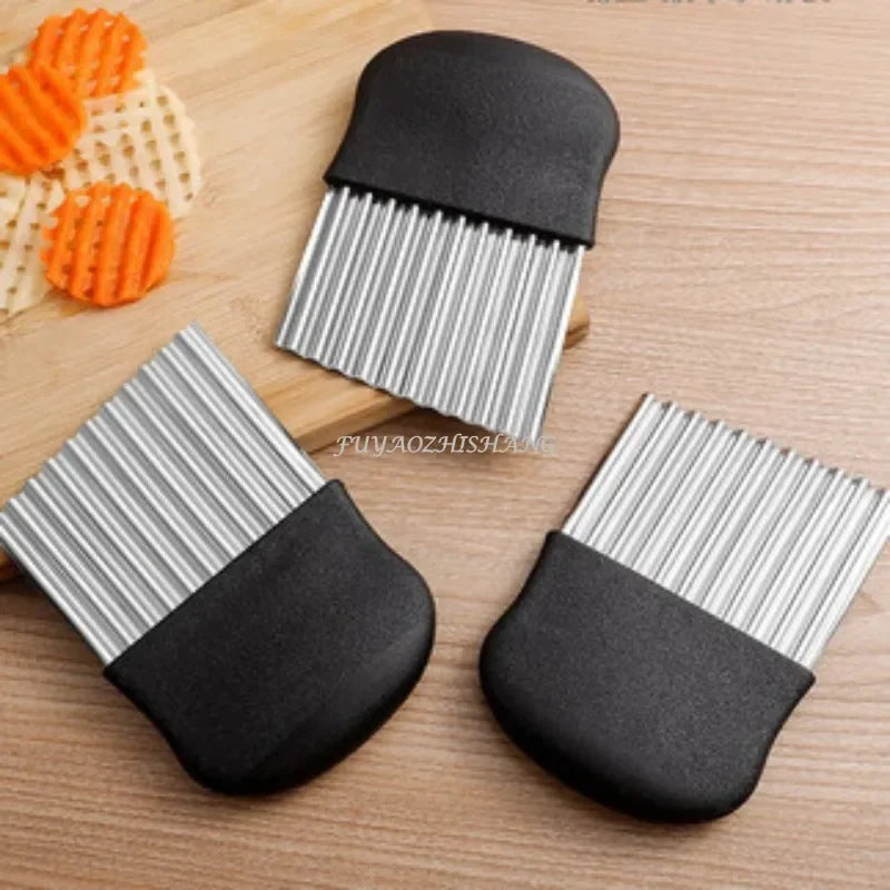 Stainless Steel Crinkle Cutter - Wavy Potato Chip Slicer for Vegetables, Fruits, Dough, and French Fry Kitchen Tool