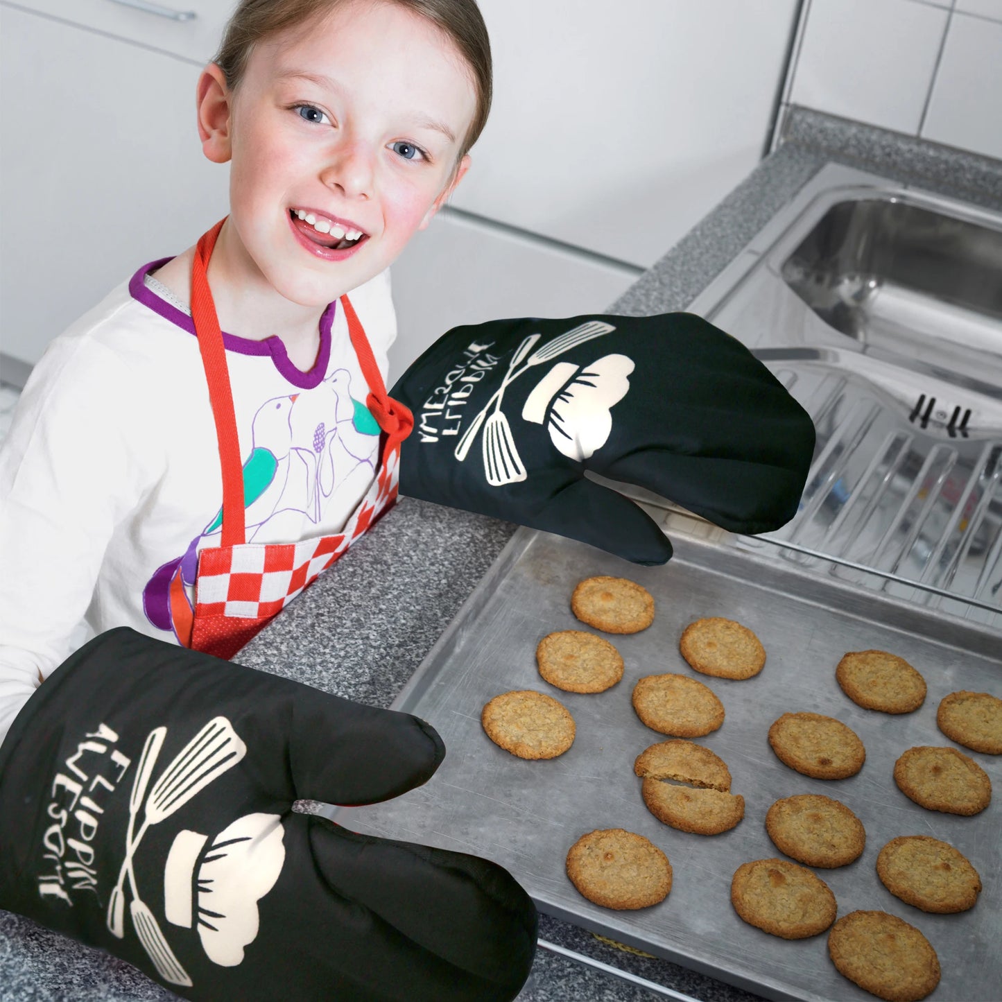 Custom Cartoon Microwave Oven Mitts & Potholder – Heat-Resistant Kitchen Gloves for BBQ, Baking & Cooking