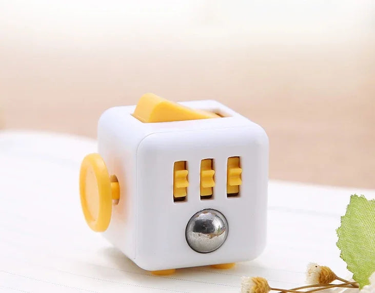 Creative Solid Color Fidget Dice – Handheld Stress Relief Toy for Kids & Adults, Anxiety & Autism Aid