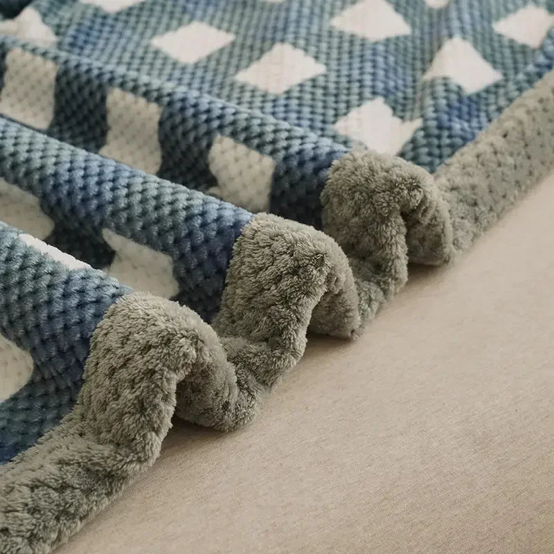 Soft Chenille Knit Throw Blanket - Machine-Washable Crochet Blanket for Couch & Bed