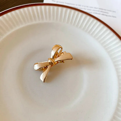 Pearl Camellia Letter Hair Clip - French Retro Flower Duckbill Side Fringe Accessory