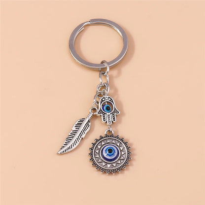 Retro Gothic Punk Heart Cross Keychain – Metal Flower Key Ring Pendant for Car Keys, Handbag Decor & Jewelry Gift