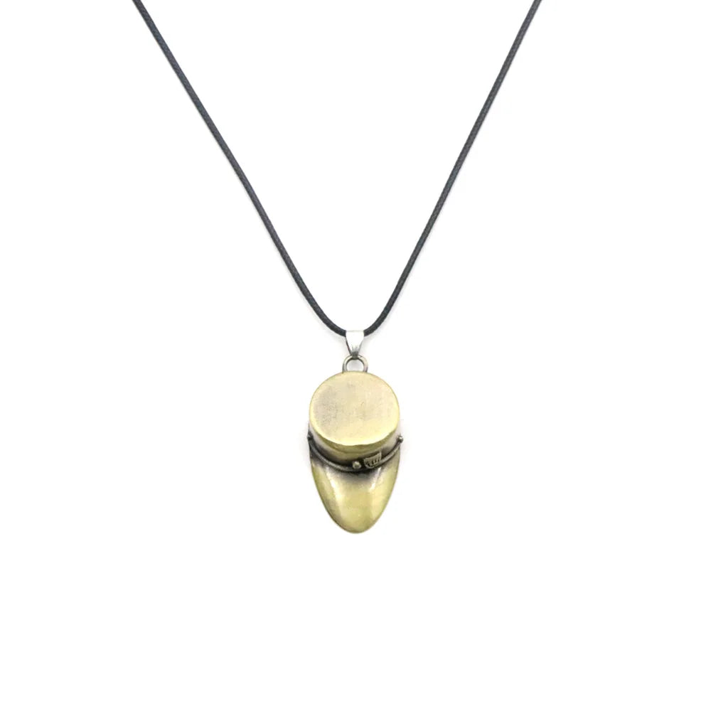 JoJo’s Bizarre Adventure Arrow Pendant Necklace – Josuke & Jotaro Cosplay Jewelry Gift