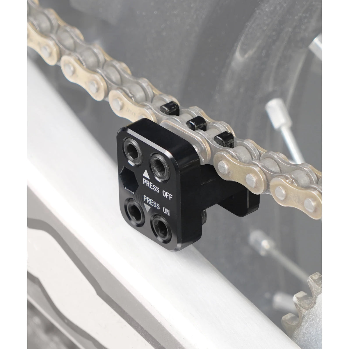 Universal Motorcycle Chain Alignment Tool - 520/525/530 Chain Press and Side Plate Tool for ATV Dirt Bikes