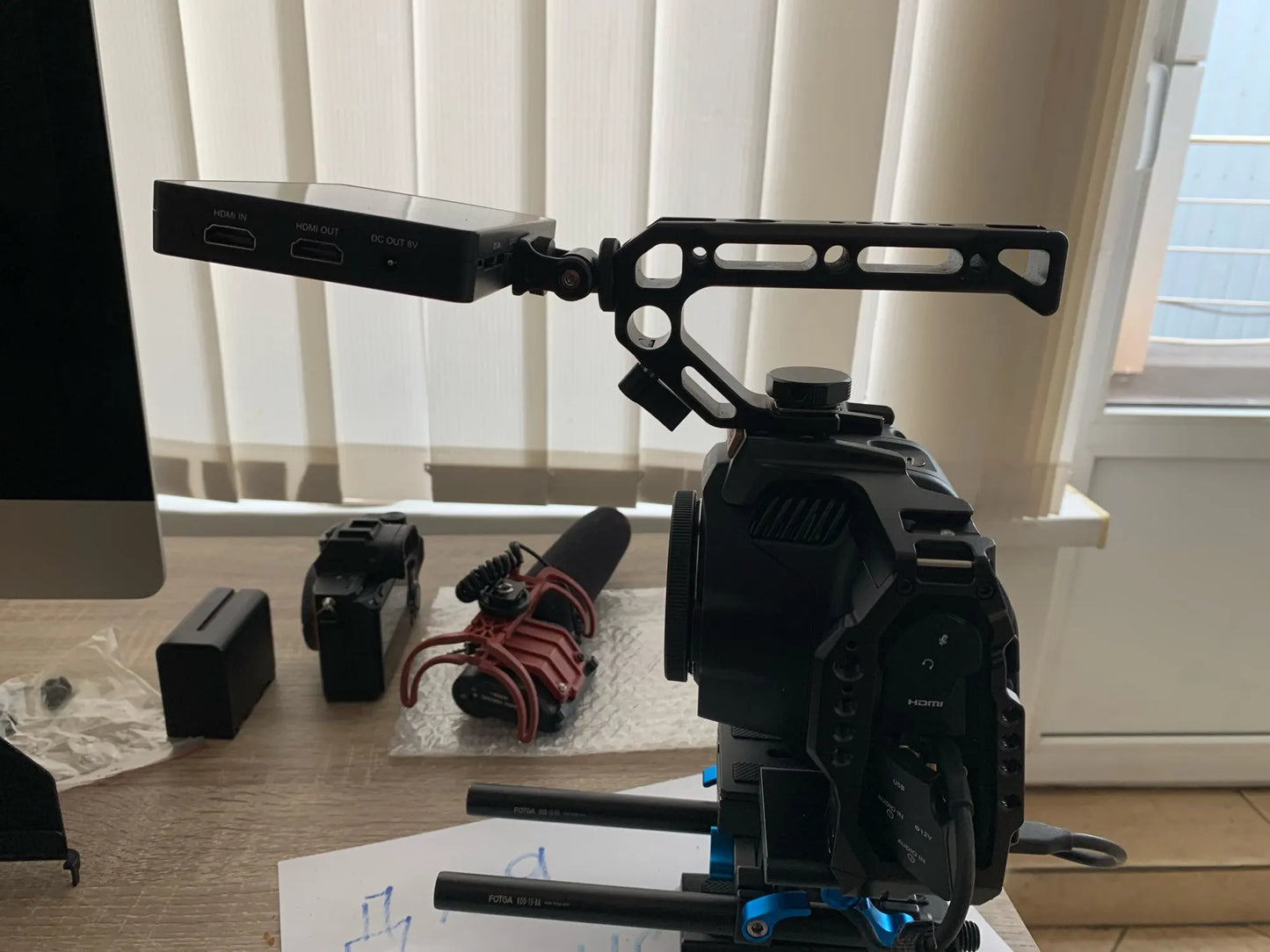 Minifocus Cold Shoe Monitor Holder – Adjustable 180° Tilt Mount for Camera Field Monitors & Microphones