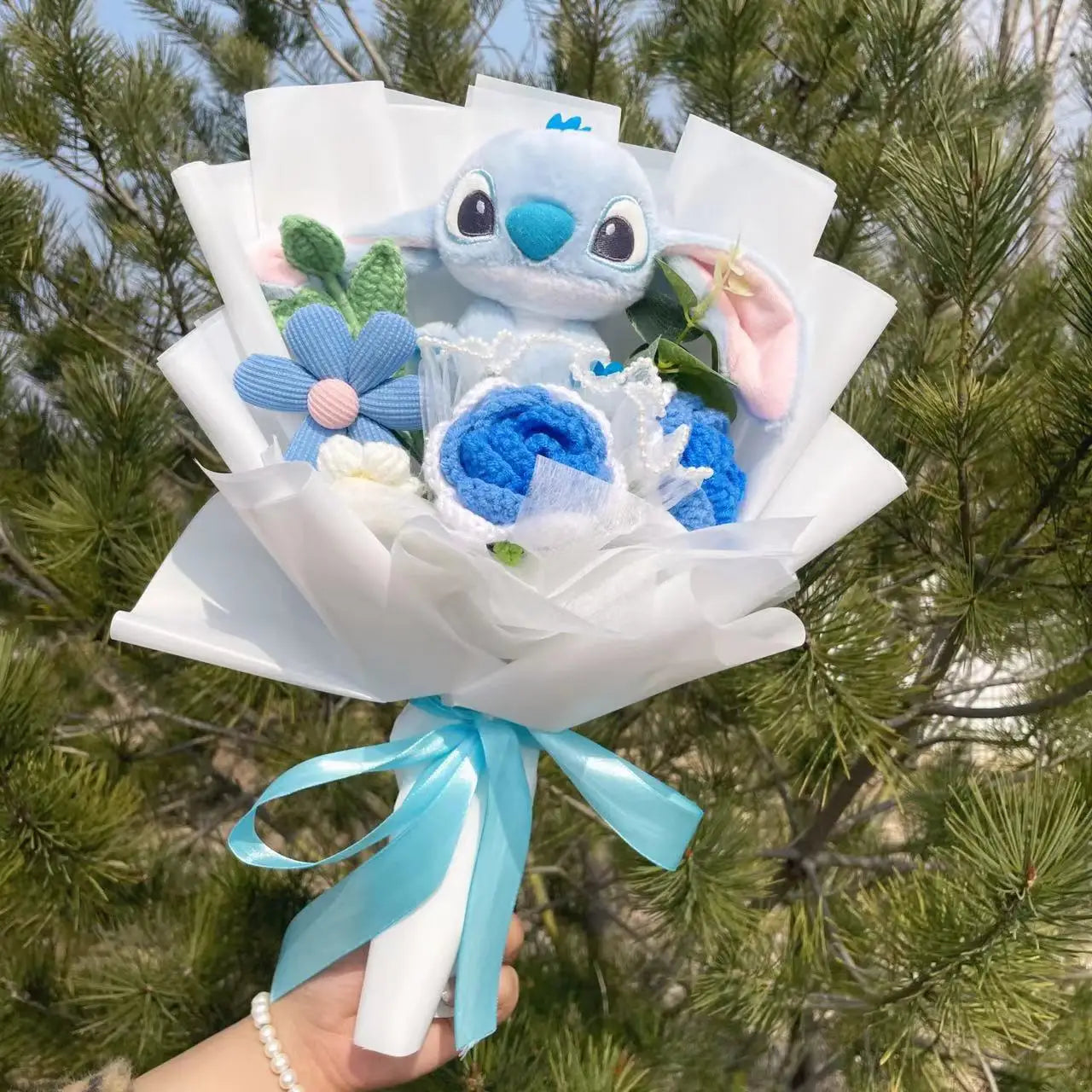 Cartoon Stitch Plush Doll with Flowers – Handmade Stuffed Animal Bouquet for Valentine’s, Christmas & Graduation Gifts