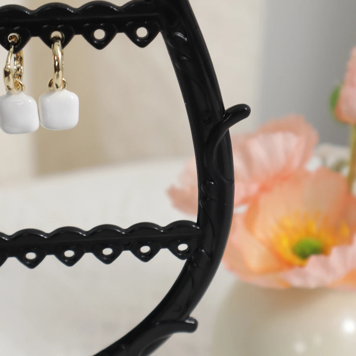 Wine Cup Necklace Display Shelf - Creative Jewelry Storage Organizer